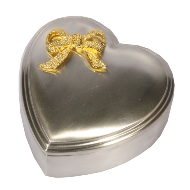 Fortinnet smykkeskrin hjerte med forgyldt sl�jfe 8X8cm