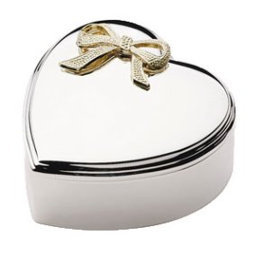 Forkromet smykkeskrin hjerte med forgyldt sl�jfe p� l�get 8X8 CM